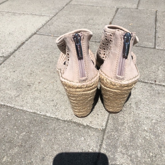 Vince Camuto Women's Lereena Espadrille Wedge Sandal - Picture 6 of 6